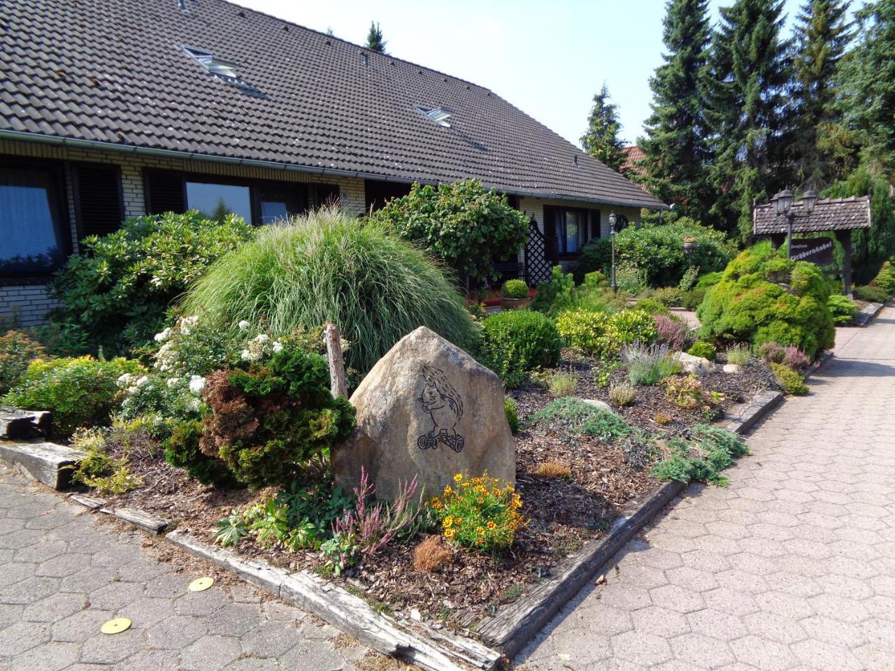 Hotel Garni Eichhornkobel Faßberg エクステリア 写真